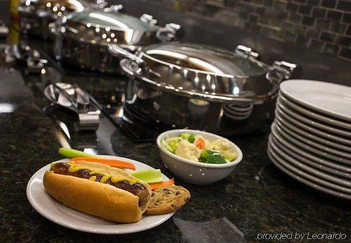 By Marriott Downtown/university 3*