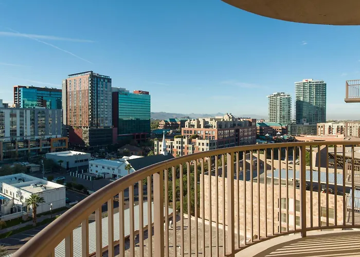 Hotel By Marriott Downtown/university 3*