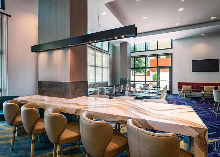 By Marriott Downtown/university Hotel 3*