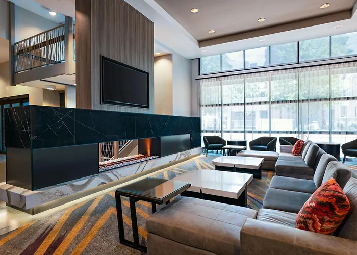 By Marriott Downtown/university Hotel