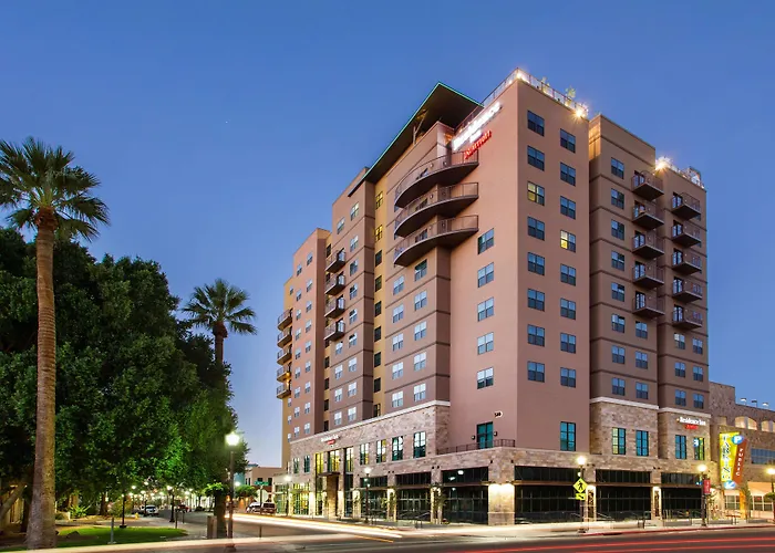 By Marriott Downtown/university Hotel