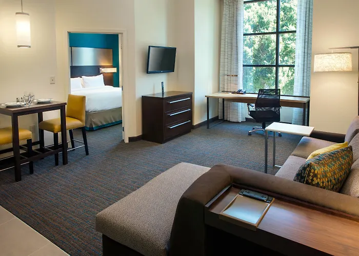 Hotel By Marriott Downtown/university 3*