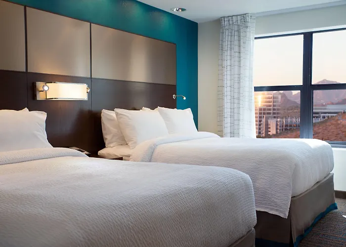 By Marriott Downtown/university Hotel