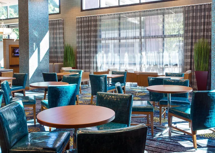 By Marriott Downtown/university Hotel 3*
