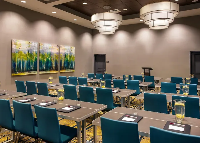 By Marriott Downtown/university 3*