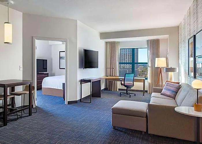 Hotel By Marriott Downtown/university