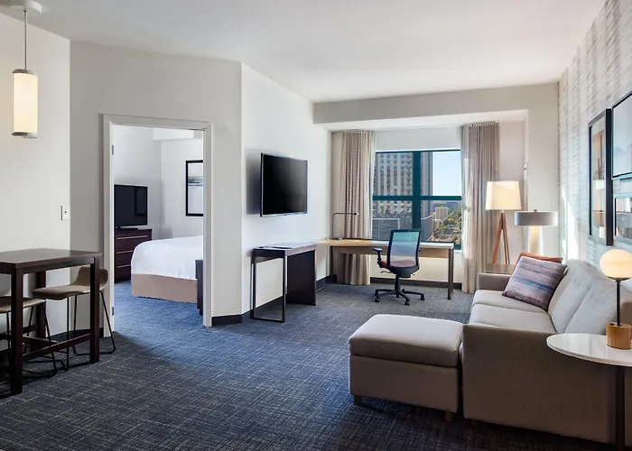 Hotel By Marriott Downtown/university